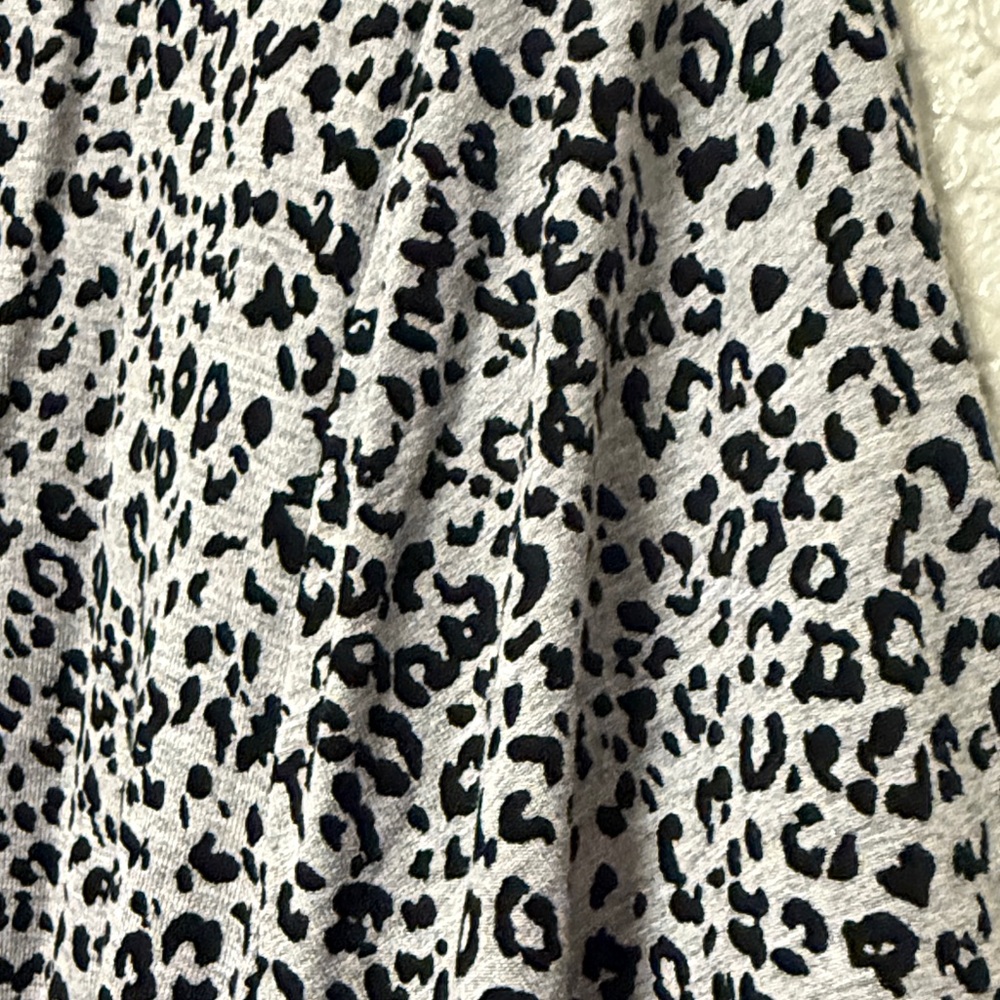 NWT OLD NAVY Gray Leopard Print Short Sleeve Top - Picture 7 of 12